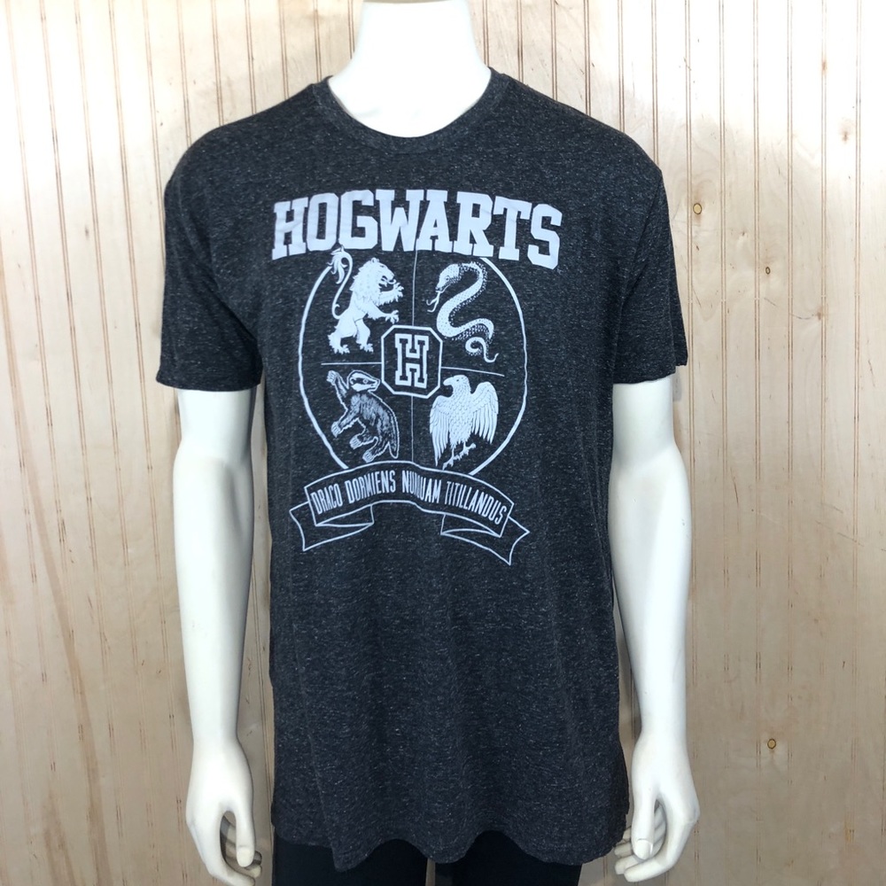 Hogwarts Crest Short Sleeve Tee - Dark Gray